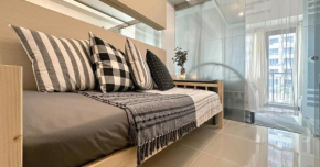 1BR Studio Unit in MOA with Balcony